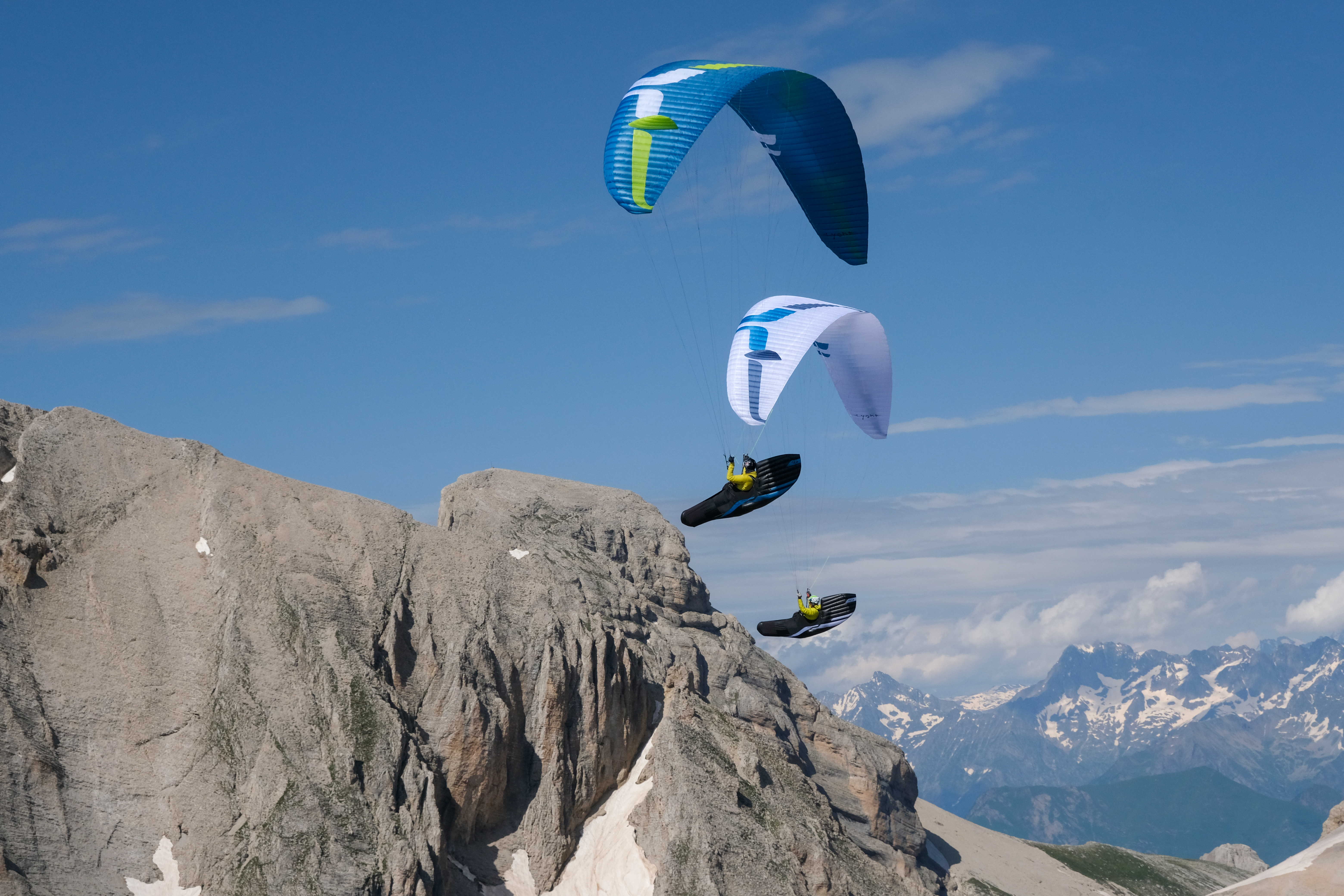 Décollage en hike and fly dans les Alpes