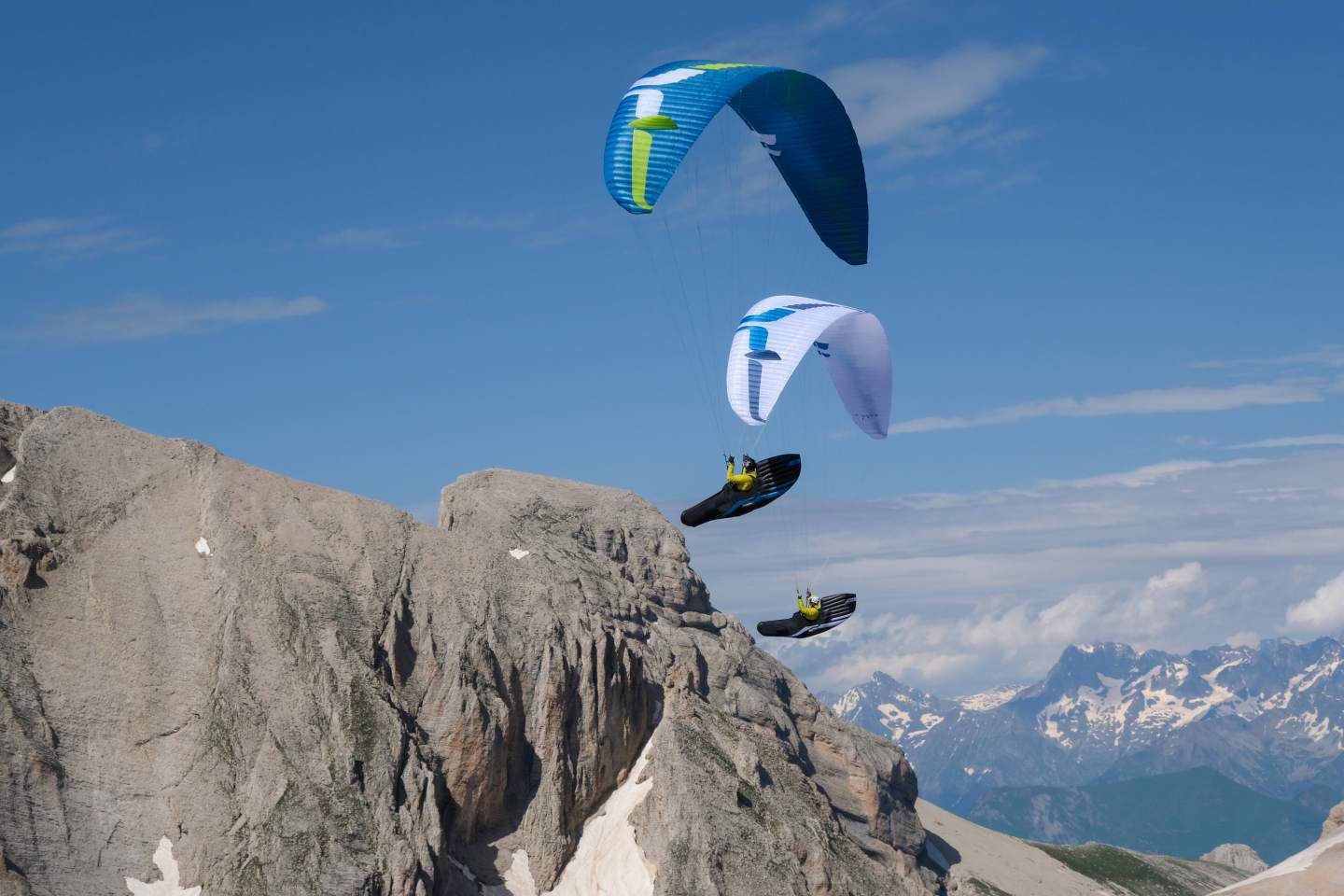 Décollage en hike and fly dans les Alpes